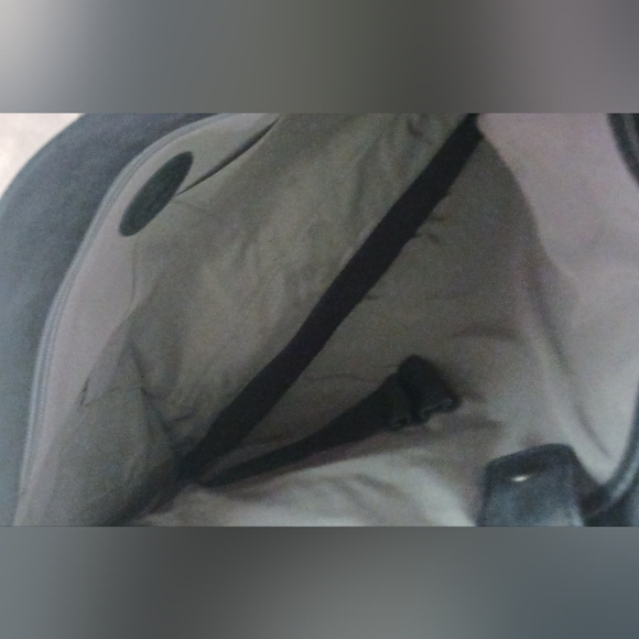 💼 Roots Messenger Bag - Picture 11 of 16